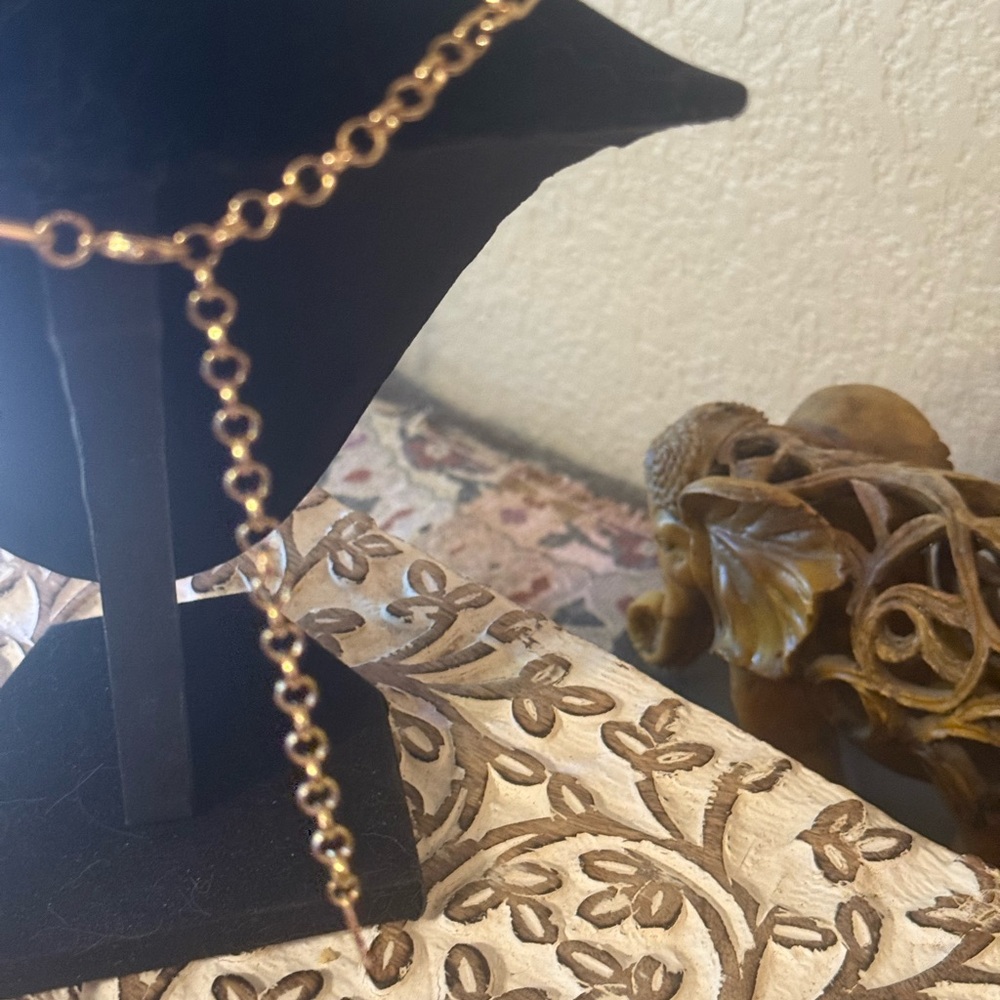 NWOT Ettika Gold Toned Paperclip Necklace - Picture 3 of 7